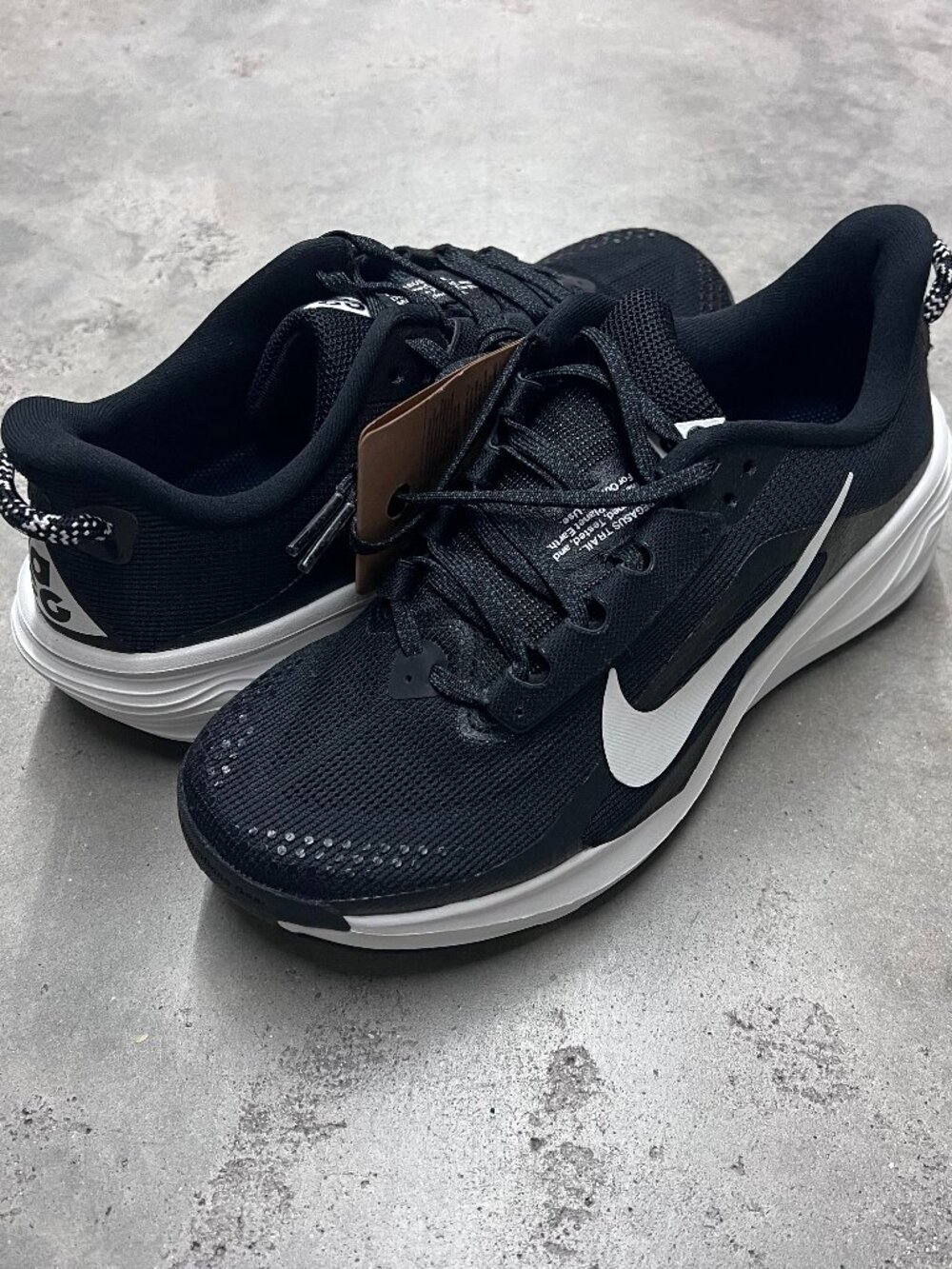 Nike ACG Pegasus Trail Running Shoes Wmn's Size 8 Black White HV8121 001 - New